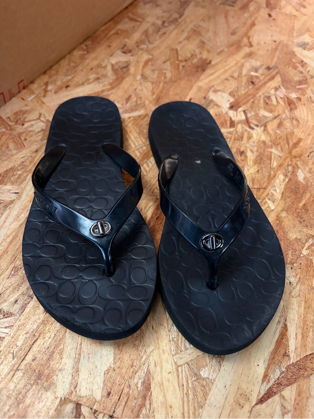 Coach Black Women's Logo-Embossed Flip Flop Sandals 6B